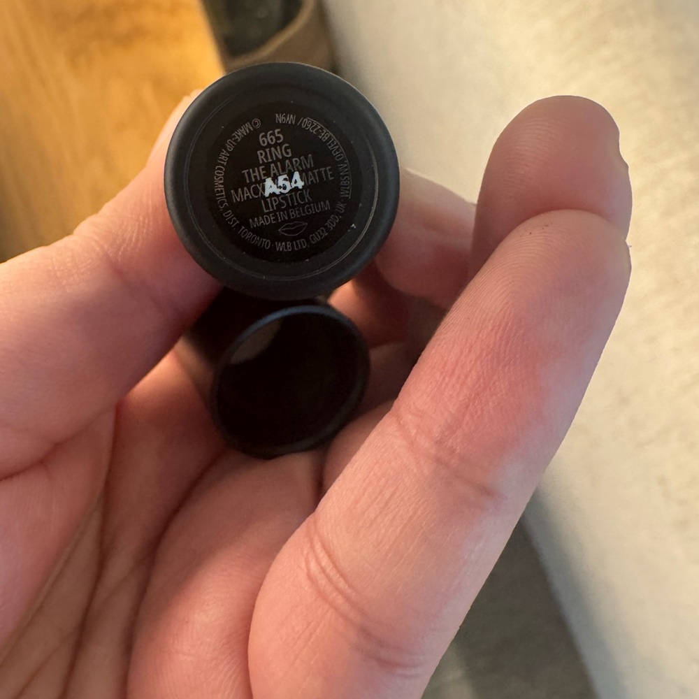 MAC Matte Lipstick bundle - Picture 4 of 16